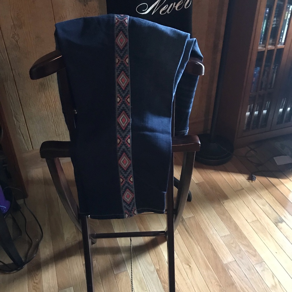 Beautiful dark blue jean capris. 24 1/2”inseam.